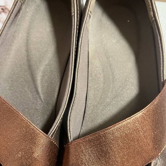 Clarks Collection Vailee Pine Bronze Pewter Mary Jane Ballet Flat Size 9.5 W. - Picture 4 of 9